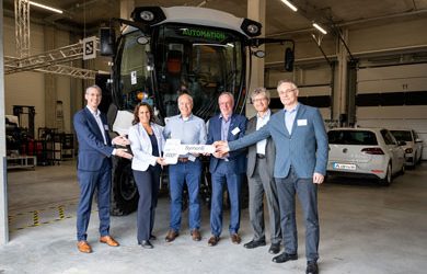 STW übergibt Forschungsfahrzeug an Hochschule Kempten