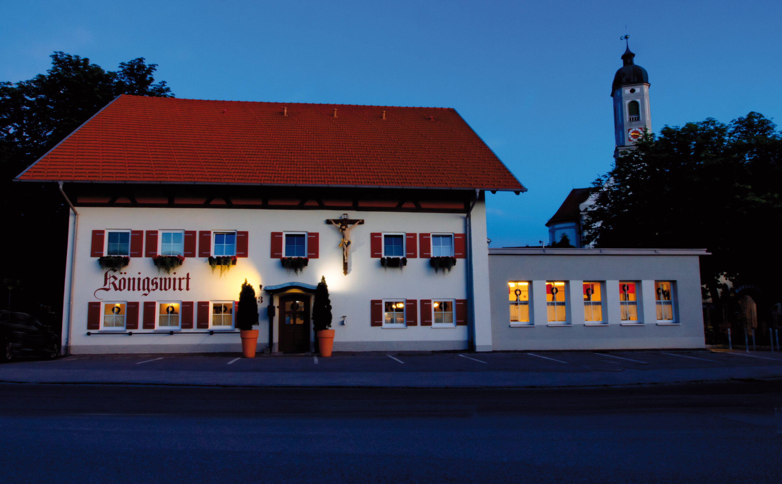 Boxenstopp mit Genuss und Gesellschaft – Königswirt Bertoldshofen