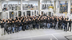 Produktionshalle von NIEHOFF in Leuterschach mit moderner Fertigung und Montage