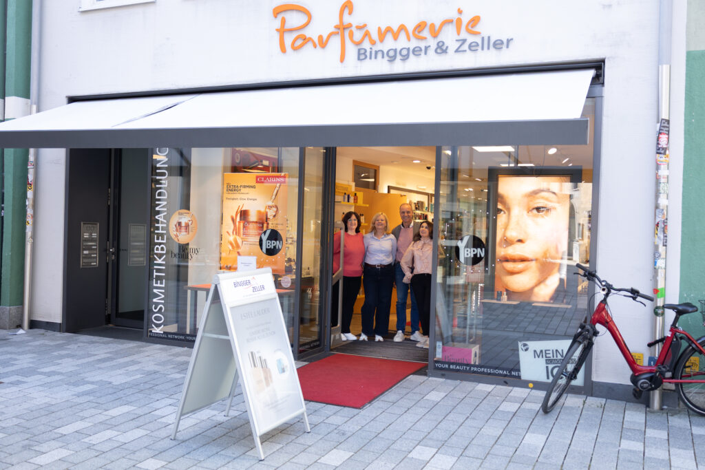 Parfümerie Bingger & Zeller aus Kaufbeuren mit Kosmetik, Duft- und Pflegeprodukten sowie persönlicher Beratung