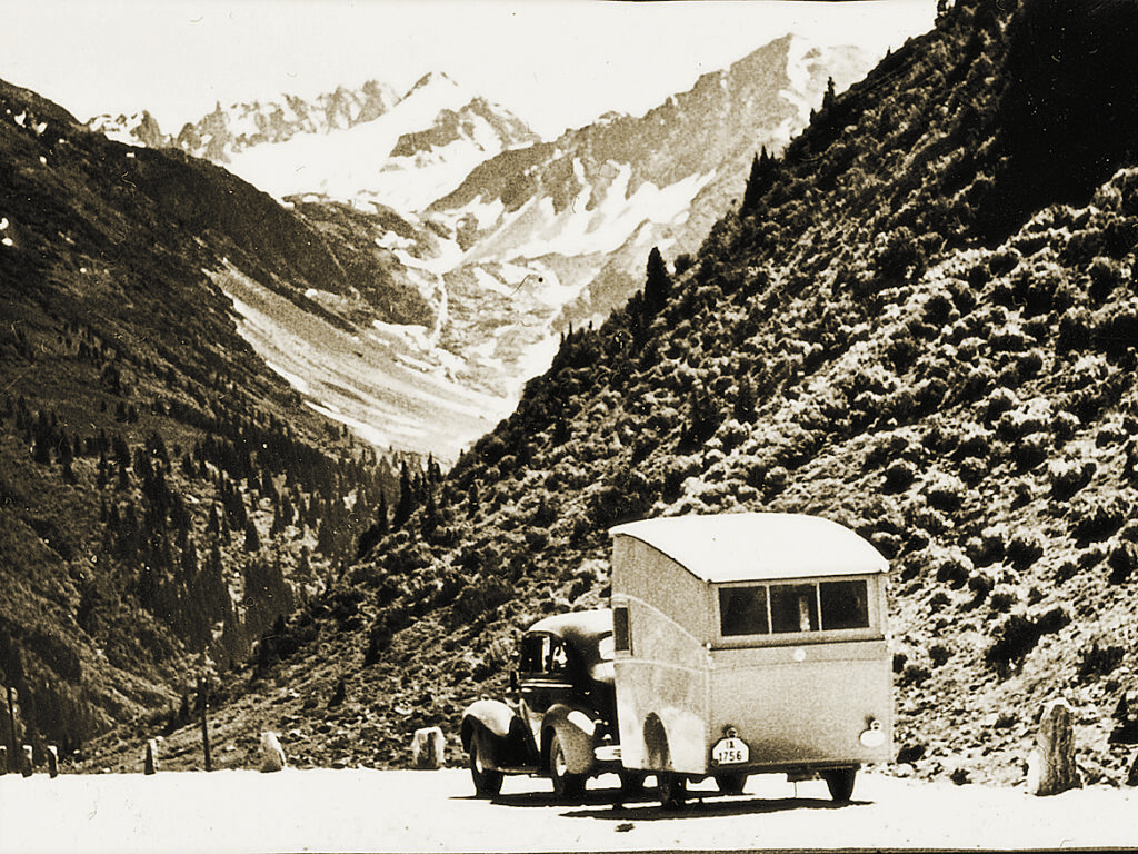 Reisen mit Wohnwagen, früher ein echtes Abenteuer. Zur Verfügung gestellt von Bernd Riedle, Isny