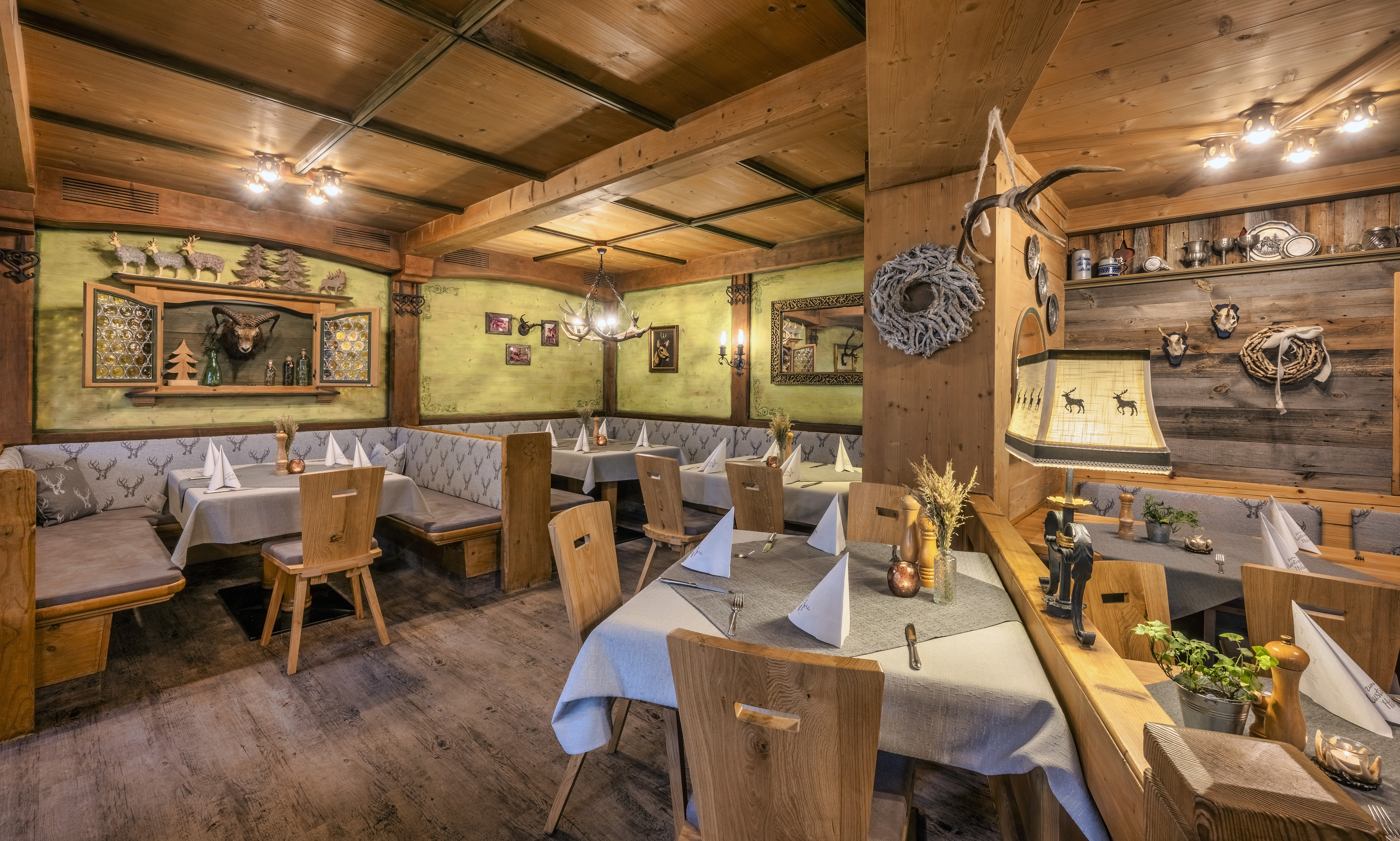 Wirtshaus Zum lustigen Hirsch in Akams bei Immenstadt im Allgäu mit uriger Gaststube
